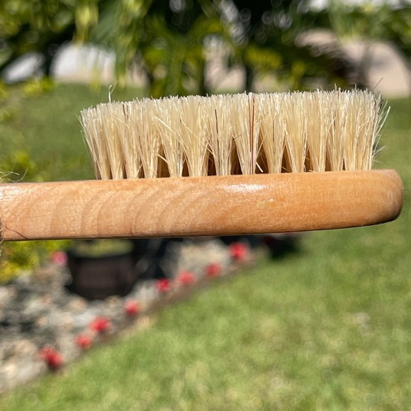 ESKER Natural Bristle Body Dry Brush with Rope Handle - Picture 3 of 13